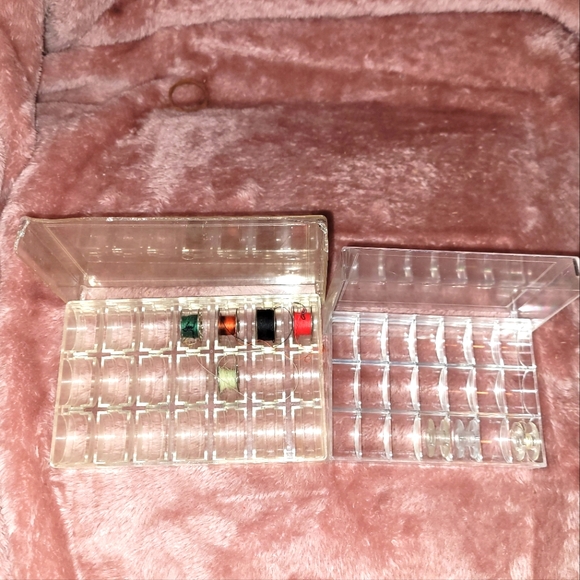 Vintage Woven Sewing Box with 2 Bobbin Boxes - Picture 5 of 5